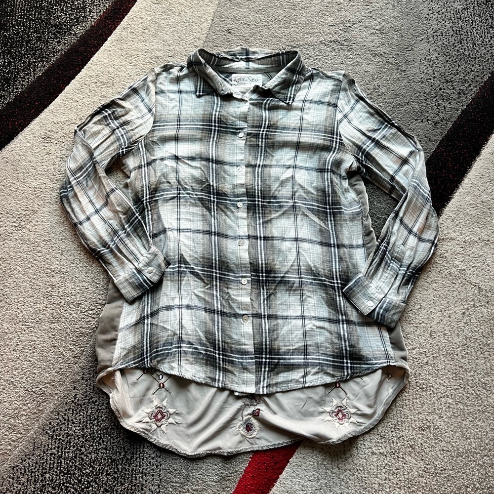 Anthropologie Kyla Seo Velvet Floral Embroidered Boho Plaid Shirt Top